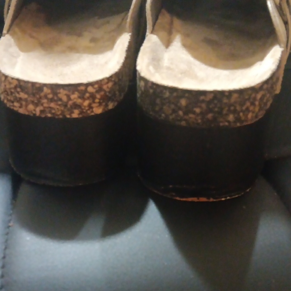 Source Unknown Tan Suede Platform Mule Clogs with Buckle - Picture 4 of 9